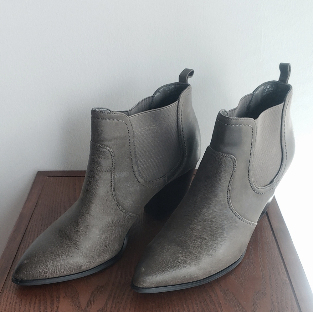 Bella Vita, 11M, Olive Grey